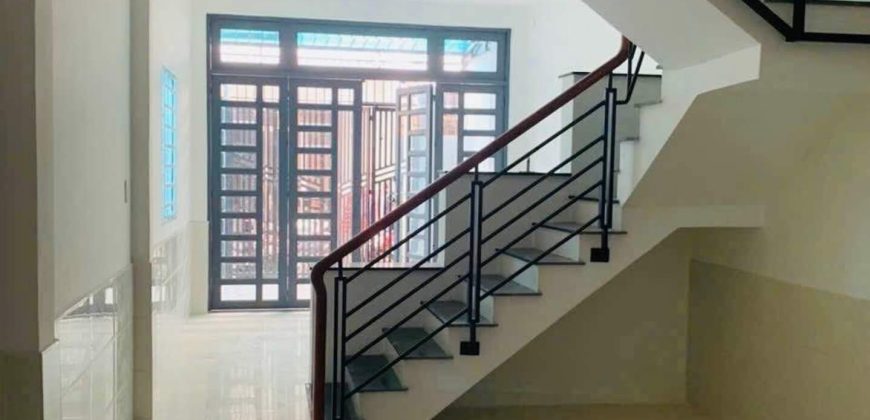 nhà đẹp nguyễn văn khối p8 sổ hồng riêng.jpg