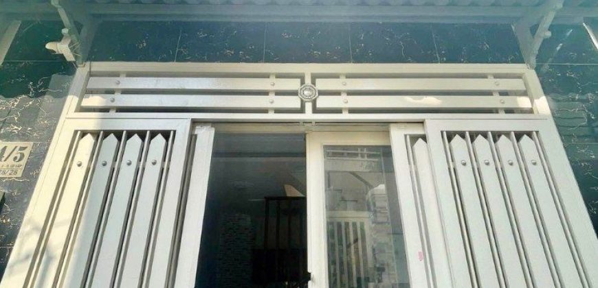 : Hình ảnh thực tế mặt tiền và hẻm ba gác của căn nhà đúc thật 1 trệt 1 lầu tại Đường Số 19, Phường 11, Gò Vấp.