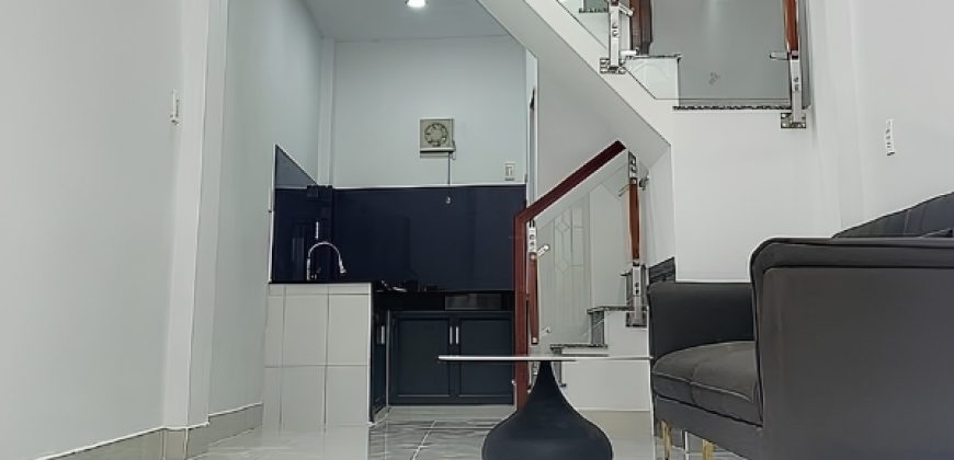 Không gian phòng khách hiện đại thoáng mát tại căn nhà bán Lê Đức Thọ Phường 17 Quận Gò Vấp diện tích 25m2.