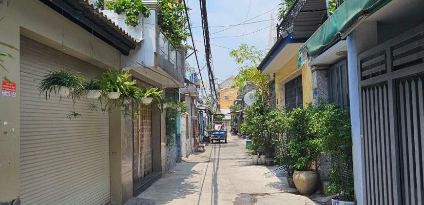 Bán nhà hẻm xe hơi đường nhựa Thống Nhất P16 Gò Vấp. Mặt tiền đúc kiên cố, hẻm nhựa sạch sẽ, xe hơi đỗ cửa, khu dân cư an ninh.