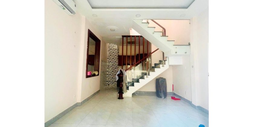 Thiết kế phòng khách tối ưu không gian, tặng kèm nội thất cao cấp khi mua nhà Gò Vấp dưới 4 tỷ khu vực Thông Tây Hội.