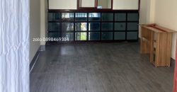 Các phòng ngủ thiết kế yên bình, có cửa sổ và ban công đón gió tự nhiên tại nhà Thống Nhất Gò Vấp dưới 5tỷ.