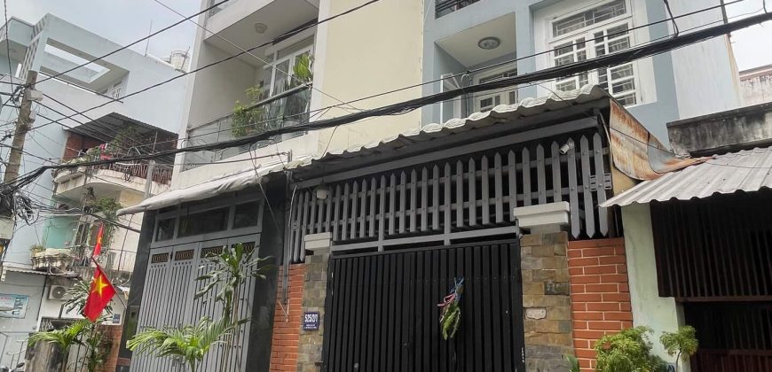 Bán nhà đường Tân Sơn Phường 12 Gò Vấp hẻm xe hơi đỗ cửa, thiết kế mặt tiền hiện đại kết cấu kiên cố phù hợp gia đình ở hoặc kinh doanh.