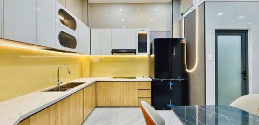 Không gian bếp hiện đại thông thoáng nhà Nguyễn Tư Giản Gò Vấp 4PN ĐẸP