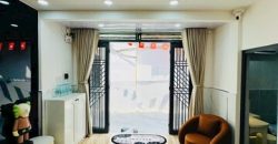 Không gian phòng khách rộng rãi nhà bán Gò Vấp Phường 17 sổ hồng