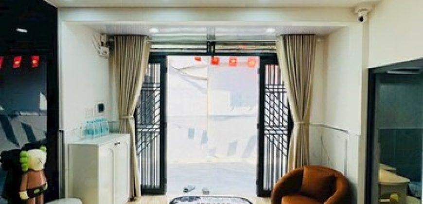 Không gian phòng khách rộng rãi nhà bán Gò Vấp Phường 17 sổ hồng