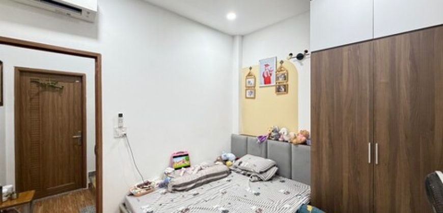Phòng ngủ thứ hai vuông vức bán nhà Gò Vấp Đường Số 19