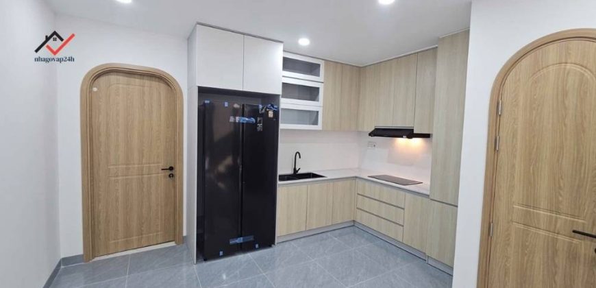 Khu vực bếp của nhà Gò Vấp Quang Trung, thiết kế gọn gàng, đầy đủ công năng cho nhu cầu sinh hoạt gia đình.