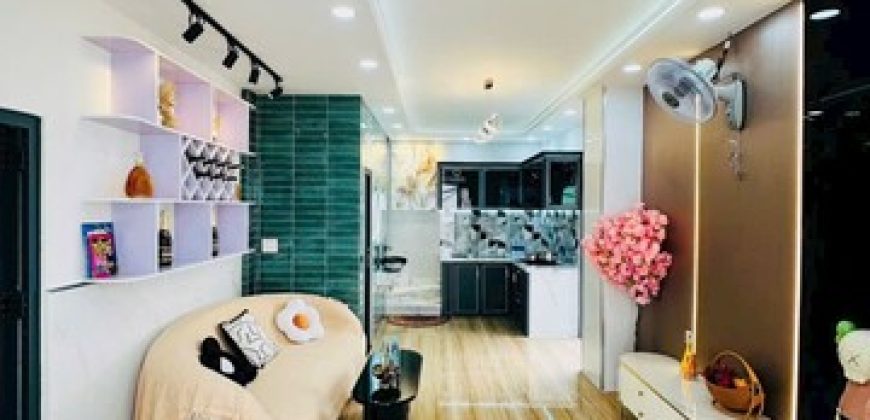 Phòng khách sang trọng nhà Gò Vấp dưới 5 tỷ đường Lê Hoàng Phái Phường