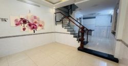 Phòng khách sang trọng tại căn nhà gò vấp hẻm xe hơi đường Nguyễn Văn Lượng Phường 17.