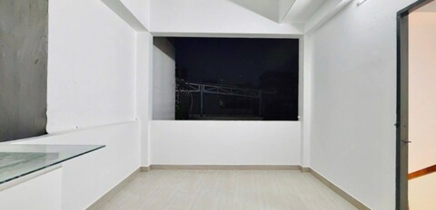 Sân thượng view thoáng mát của căn nhà Gò Vấp 4 tầng đúc kiên cố