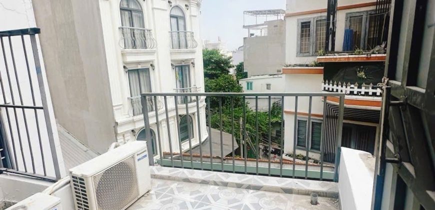 Khu vực sân thượng thoáng mát của căn nhà Gò Vấp đường Nguyễn Oanh dưới 4 tỷ