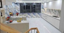 Phòng khách nhà phố đường Quang Trung sang trọng ngập tràn ánh sáng phù hợp mua nhà đẹp Gò Vấp định cư.