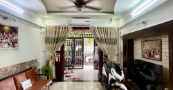 Phòng khách bán nhà Gò Vấp dưới 7 tỷ đường Quang Trung Phường Gò Vấp Quận Gò Vấp, không gian rộng rãi, thiết kế hiện đại, phù hợp gia đình nhiều thế hệ.