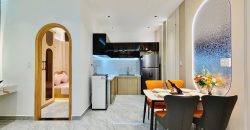 Khu vực nhà bếp hiện đại gọn gàng của căn nhà phố phường 16 Gò Vấp