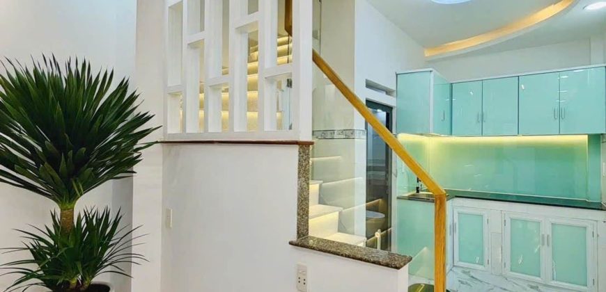 Nhà bếp tiện nghi đầy đủ tủ kệ bếp tại đường Lê Văn Thọ Gò Vấp