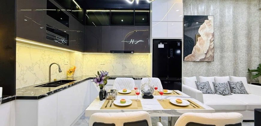 Nhà bếp nhà Gò Vấp đường Thống Nhất Phường 15 sạch đẹp, bố trí tiện nghi.