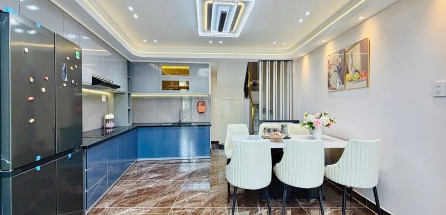 Nhà bếp nhà Gò Vấp đường Quang Trung Phường 10 quận Gò Vấp tiện nghi,rộng đep,có bán an