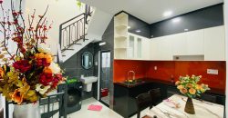 Nhà bếp nhà phố Gò Vấp đường Quang Trung sạch đẹp, tiện nghi.