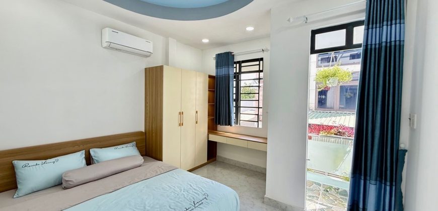 Phòng ngủ master bán nhà Quang Trung Phường 11 Gò Vấp, nhà gò vấp dưới 7 tỷ, không gian yên tĩnh, phù hợp gia đình sinh sống.