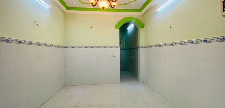 Phòng khách nhà Gò Vấp dưới 5 tỷ đường Thống Nhất Phường 16 thiết kế hiện đại, sáng thoáng.