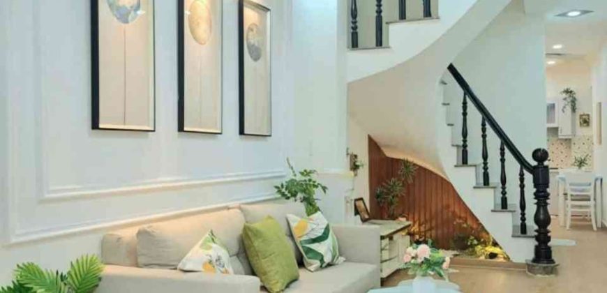 Không gian phòng khách nhà đẹp Gò Vấp đường Thống Nhất Phường 11 quận Gò Vấp với thiết kế hiện đại, thích hợp gia đình trẻ an cư.