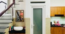 Nhà vệ sinh nhà Gò Vấp Phường 8 đường Nguyễn Văn Khối, thiết kế sạch đẹp, hiện đại.