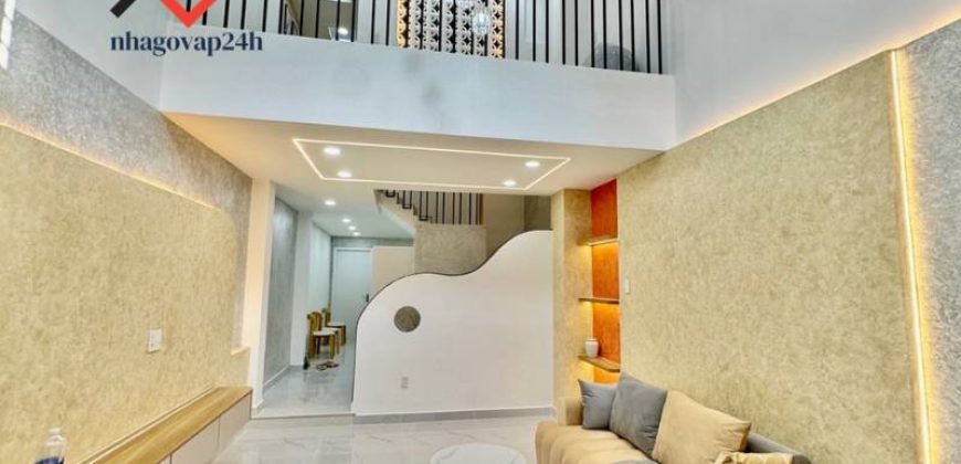 Phòng khách nhà phố Gò Vấp full nội thất, đường Phạm Văn Chiêu
