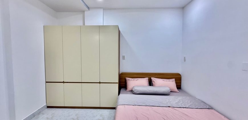 Phòng ngủ thứ hai của bán nhà đường Quang Trung Phường 11 quận Gò Vấp, nhà gò vấp dưới 7 tỷ, thiết kế thông thoáng, đón gió tự nhiên.