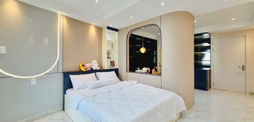 Phòng ngủ 3 nhà Gò Vấp đường Quang Trung Phường 10 quận Gò Vấp rộng rãi,có ban công