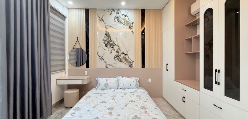 Phòng ngủ master thiết kế trang nhã full nội thất xịn tại nhà Gò Vấp Đường Số 59