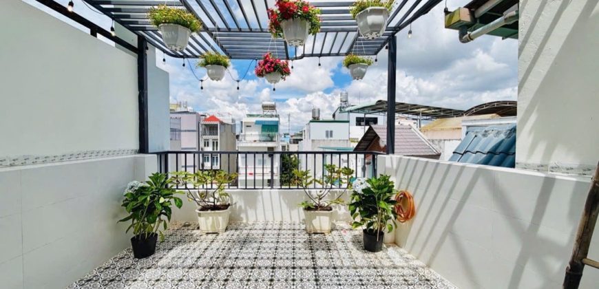 Sân thượng,sau nhà Gò Vấp đường Quang Trung Phường 10 quận Gò Vấp thoáng mát,
