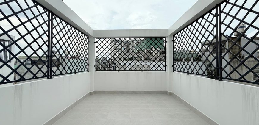 : Sân thượng trước sau view thoáng mát của căn nhà Gò Vấp Phường 14 đường số 59