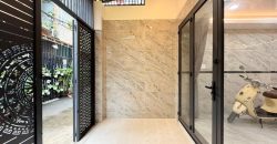Ban công rộng thoáng đón gió tự nhiên của nhà phố Đường Số 59 Quận Gò Vấp
