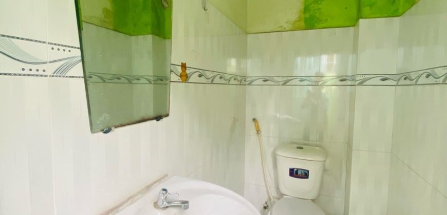 Nhà vệ sinh nhà Gò Vấp dưới 5 tỷ đường Thống Nhất Phường 16 sạch sẽ, tiện nghi.