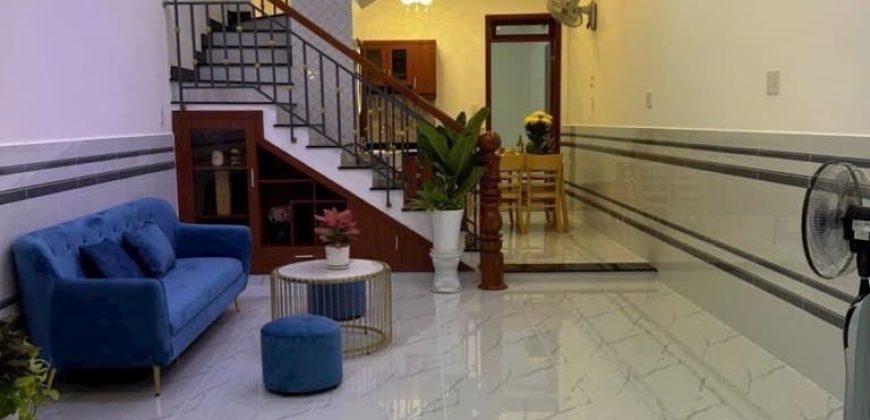 Không gian phòng khách rộng rãi nhà đẹp Gò Vấp dưới 7 tỷ đường Nguyễn Văn Khối Phường 11