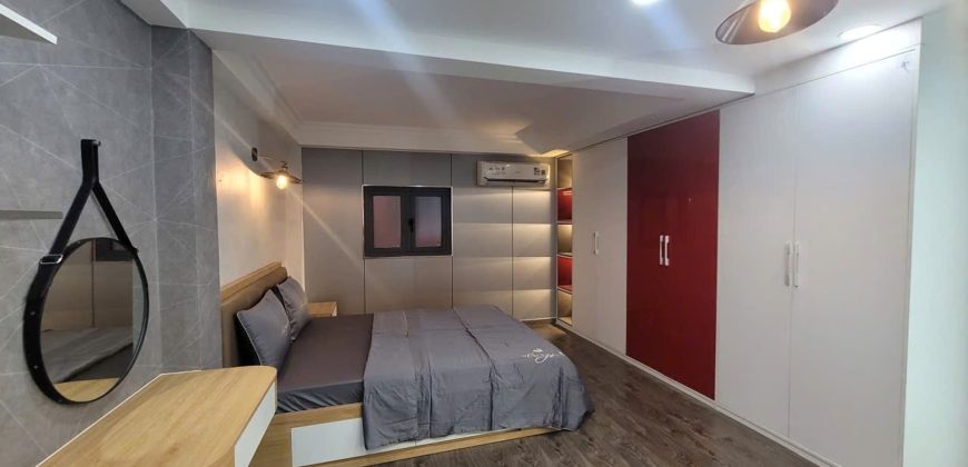 Phòng ngủ thoáng mát của bán nhà đường Nguyễn Oanh Phường 10, quận Gò Vấp, mang đến không gian nghỉ ngơi yên tĩnh và thoải mái.