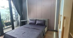 nPhòng ngủ thứ hai tại nhà đường Nguyễn Oanh Phường 10, quận Gò Vấp, đón ánh sáng tự nhiên, thích hợp cho gia đình nhiều thành viên.