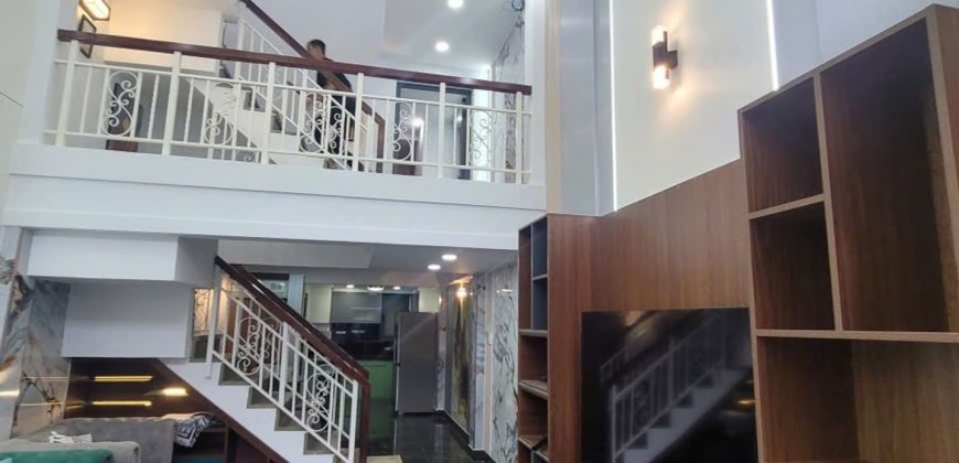 Khu bếp tiện nghi trong nhà đường Nguyễn Oanh Phường 10, quận Gò Vấp, phù hợp khách mua Nhà phố Gò Vấp để an cư lâu dài.
