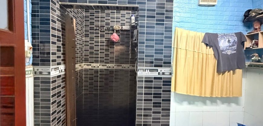Nhà vệ sinh thứ hai của nhà Gò Vấp dưới 6 tỷ trên đường Nguyễn Văn Lượng, Phường An Hội Đông, quận Gò Vấp, sạch sẽ, thiết kế hiện đại.