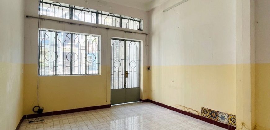 phòng khách rộng rãi đường lê đưc thọ
